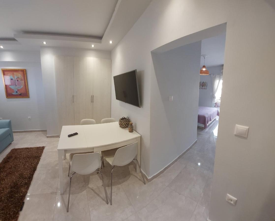 Zeppelin Apartment Loutráki Buitenkant foto